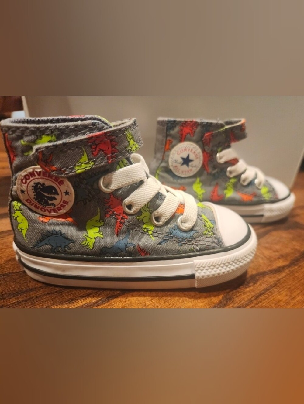 Converse Dinoverse Dinosaur High Tops Toddler Size 4